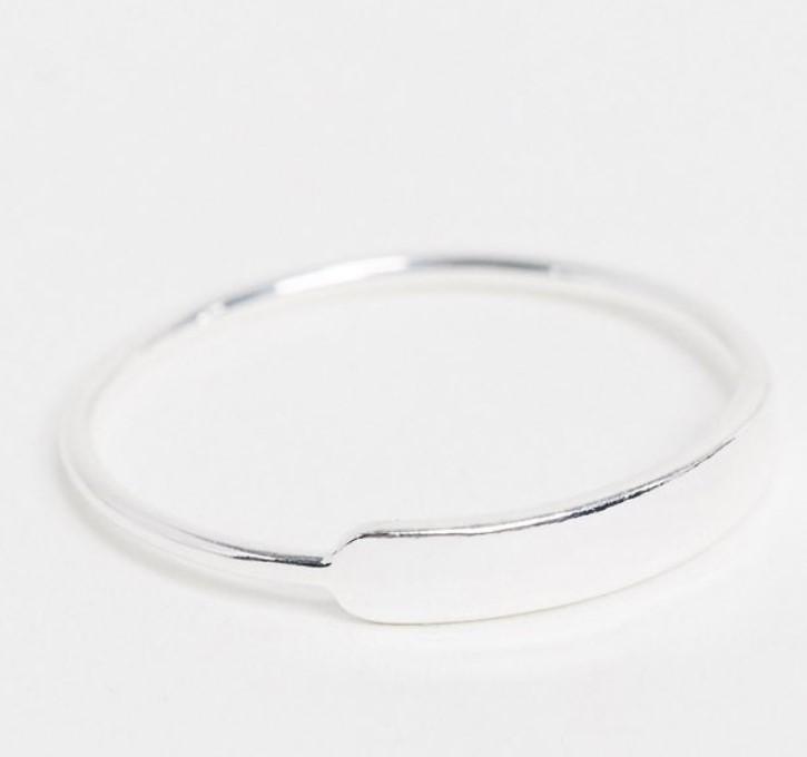 Sterling silver ring with bar